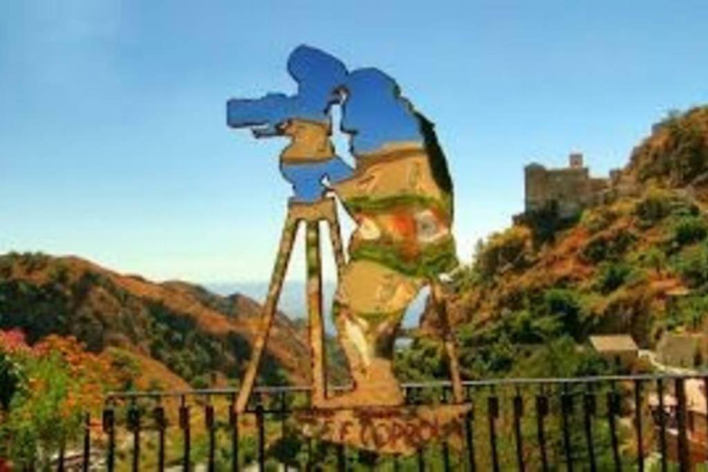 Il Guscio Daire Santa Teresa Di Riva Dış mekan fotoğraf
